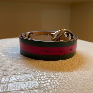 Women white Gucci belt, made in Italy